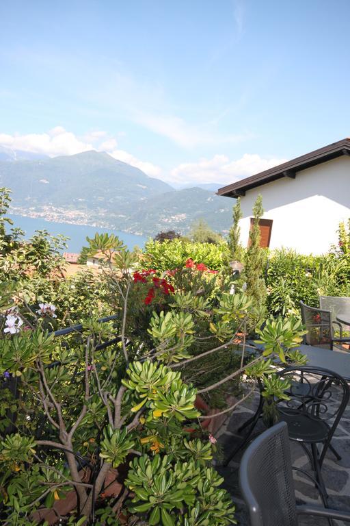 Balcone Fiorito Couette-café Menaggio